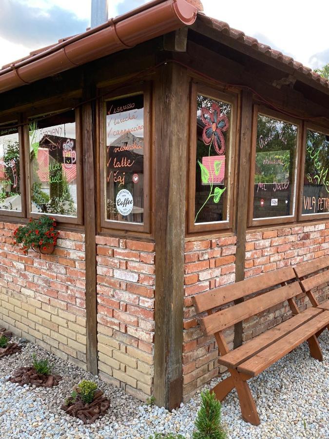 Penzion Vila Petra Bed&Breakfast Velky Slavkov Exterior photo