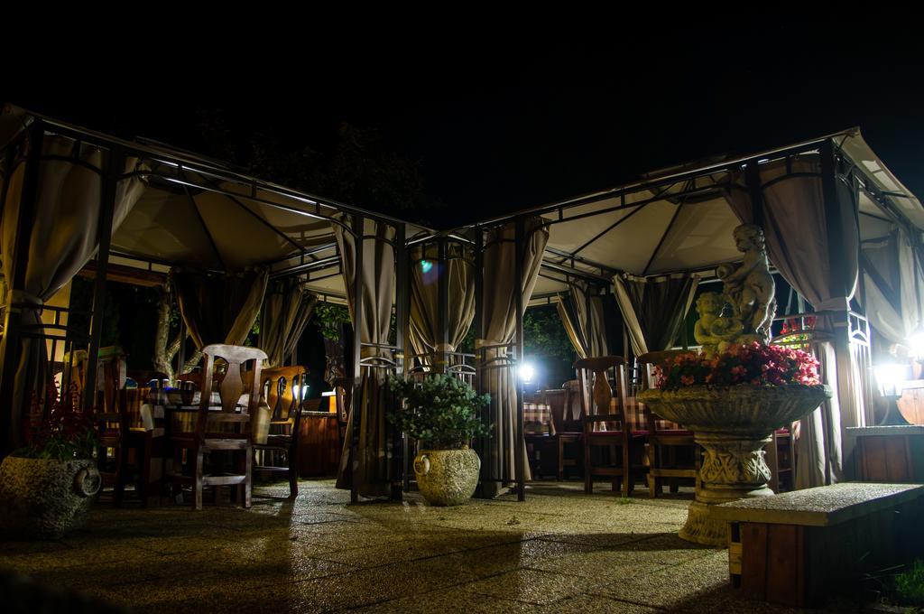 Penzion Vila Petra Bed&Breakfast Velky Slavkov Exterior photo