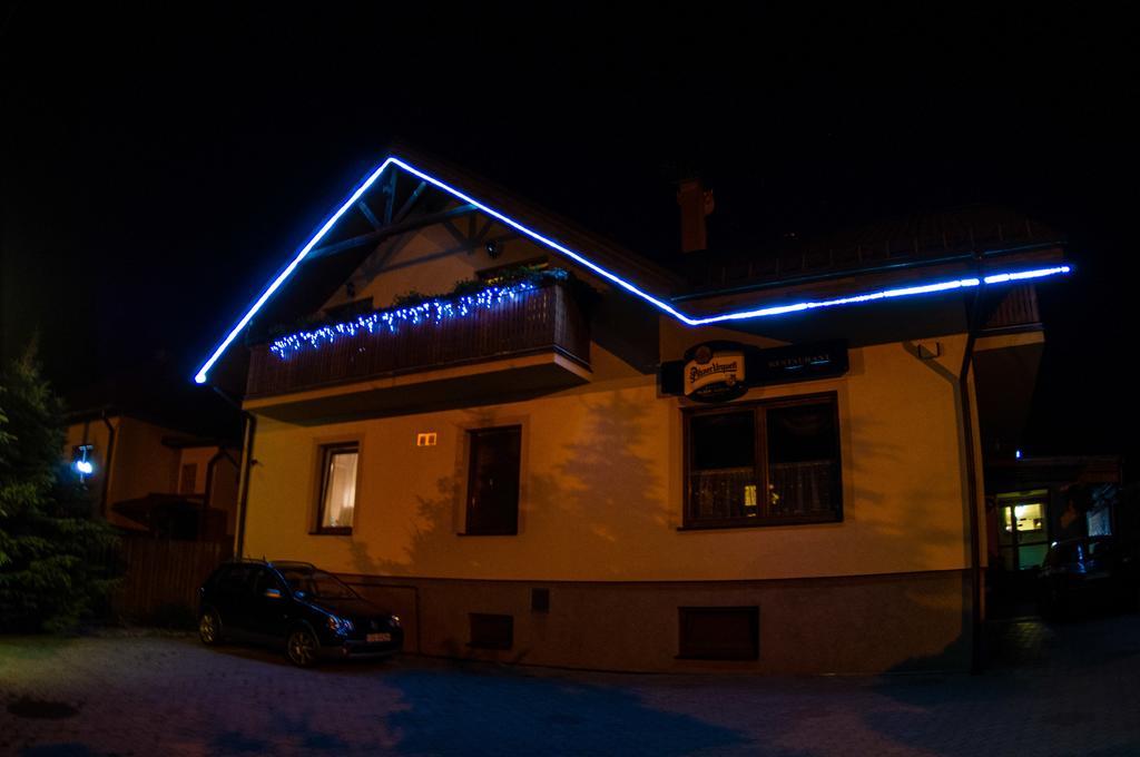 Penzion Vila Petra Bed&Breakfast Velky Slavkov Exterior photo
